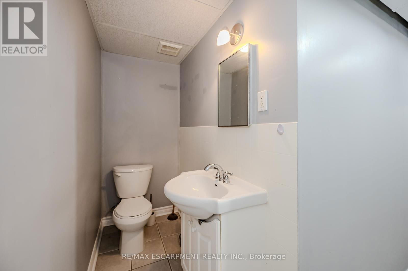 58 MILDRED AVENUE Image 32