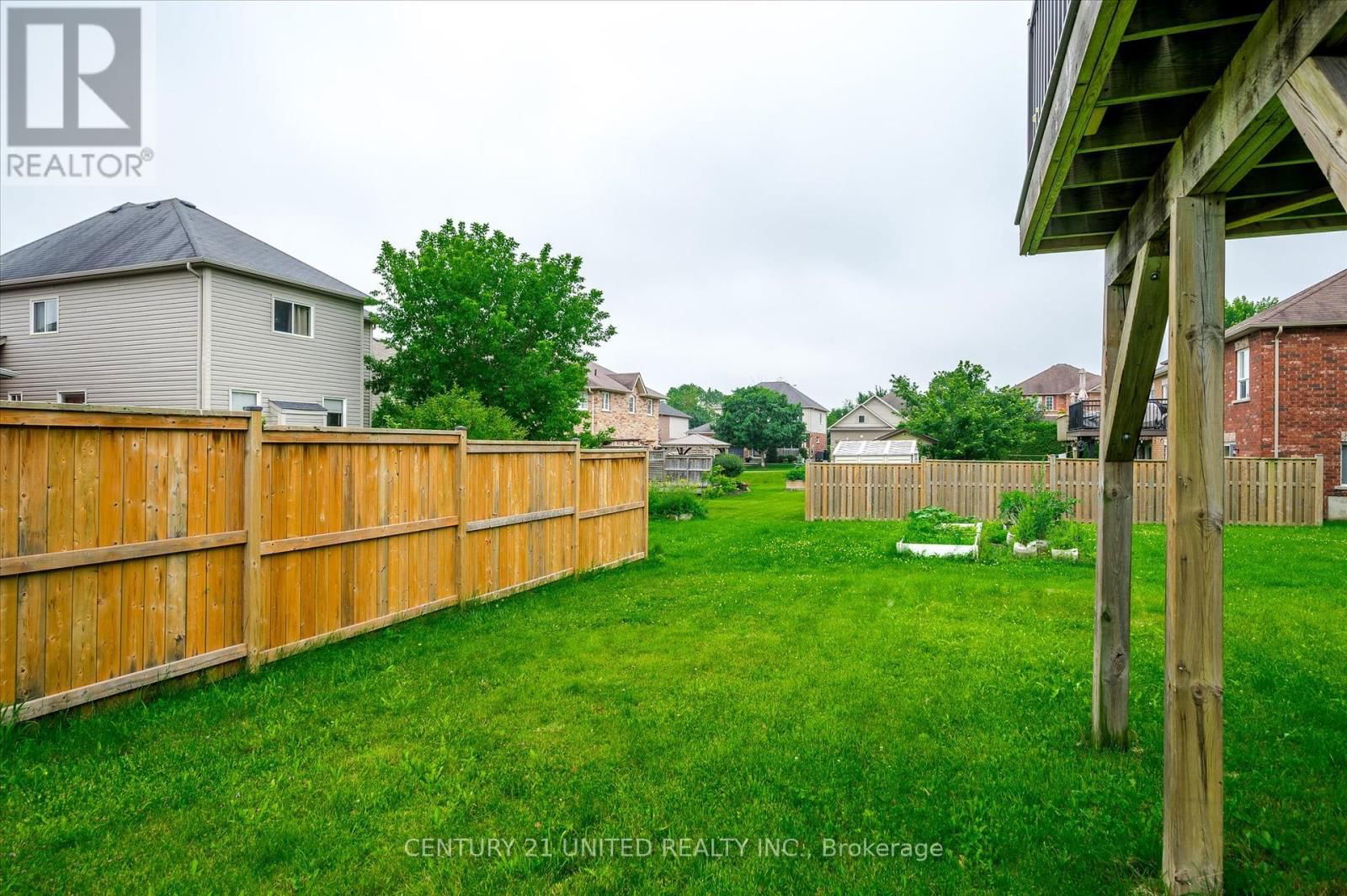 213 FARRIER CRESCENT Image 35