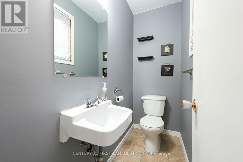 1002 LAWSON Road  London, N6G3M2 | Image 9