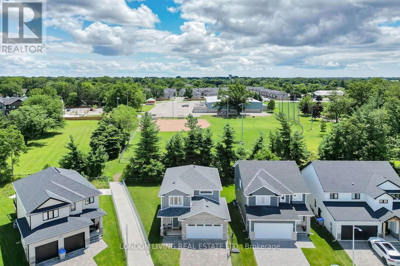  37 - 22701 Adelaide Road  Strathroy-Caradoc (Mount Brydges), N0L1W0 | Image 31