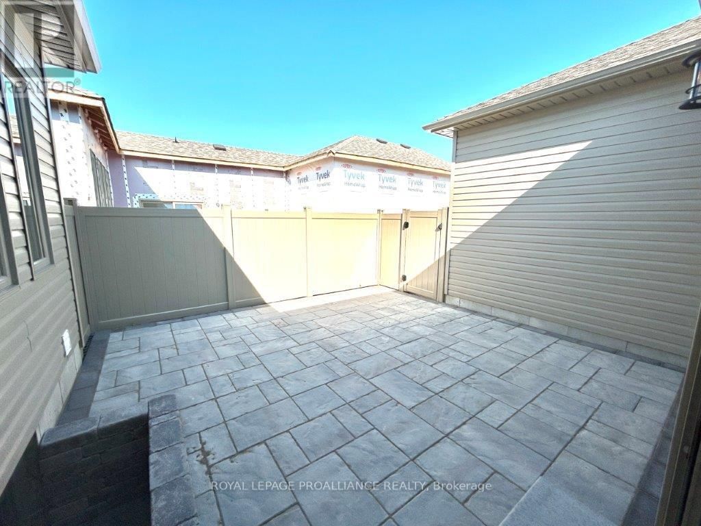 45 ATHABASKA DRIVE Image 17