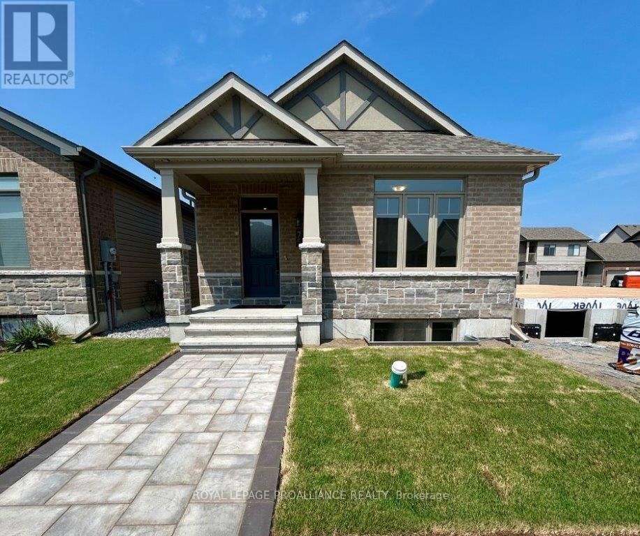 75 ATHABASKA DRIVE Image 1