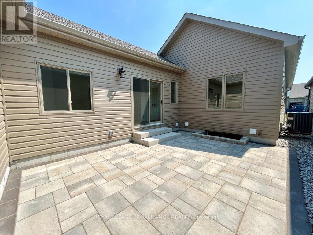 75 ATHABASKA DRIVE Image 19