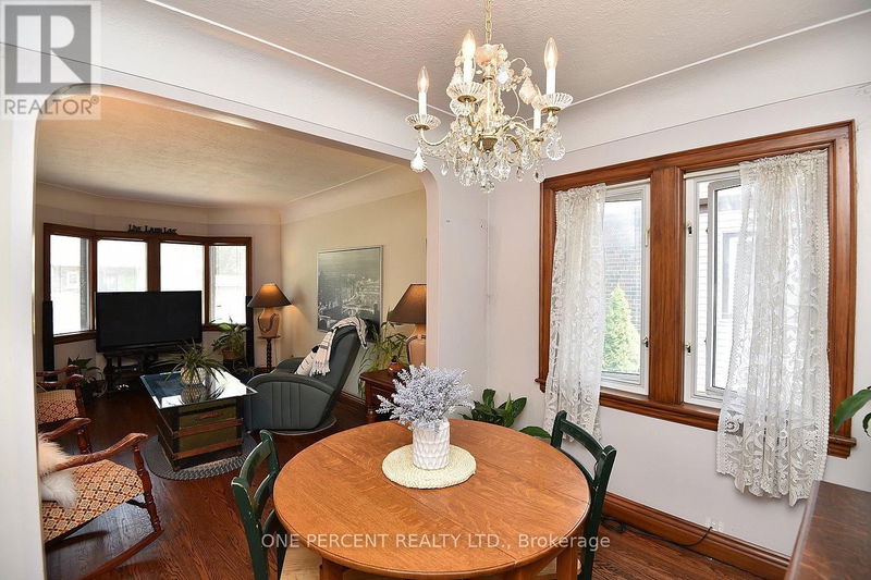 11 Wesanford Place  Hamilton (Durand), L8P1N5 | Image 12