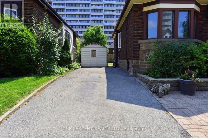 11 Wesanford Place  Hamilton (Durand), L8P1N5 | Image 4