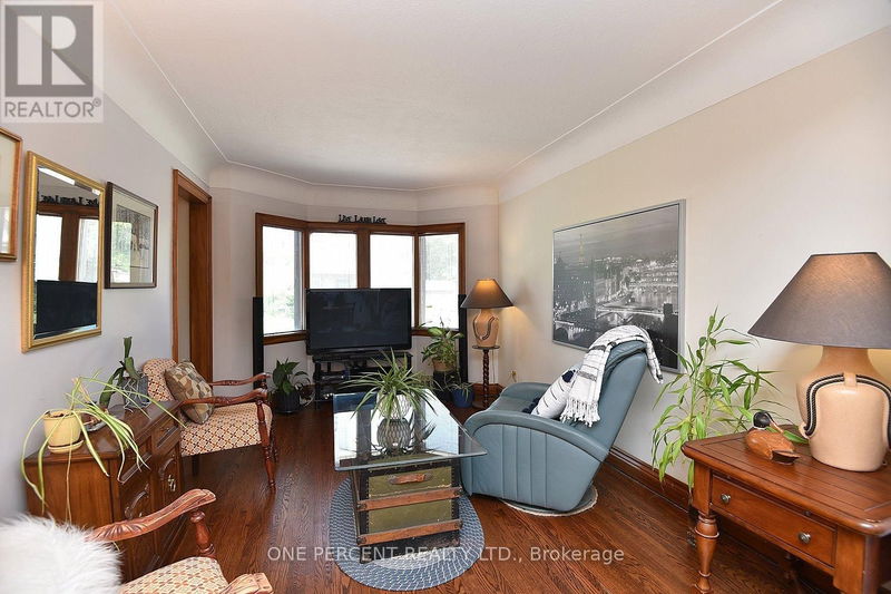 11 Wesanford Place  Hamilton (Durand), L8P1N5 | Image 9