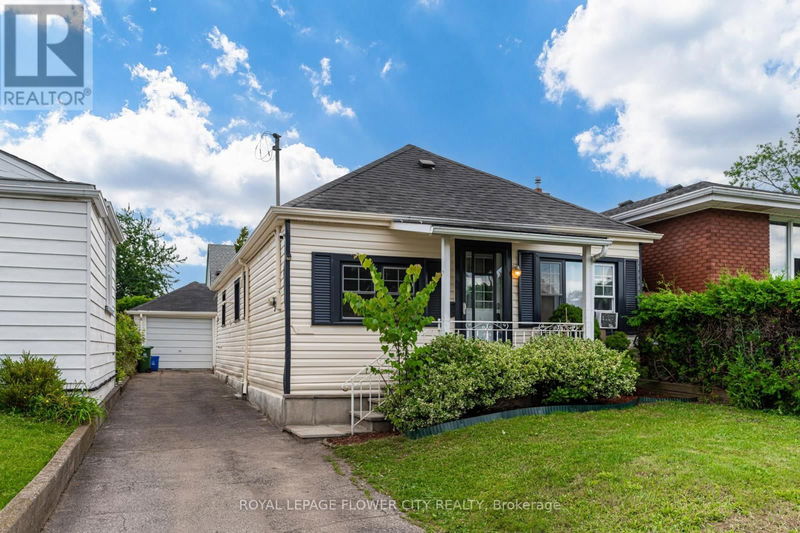 800 Roxborough Avenue  Hamilton (McQuesten), L8H1T2 | Image 2