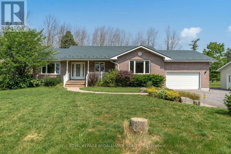 32 Pierce Road  Prince Edward County (Bloomfield), K0K1G0 | Image 5