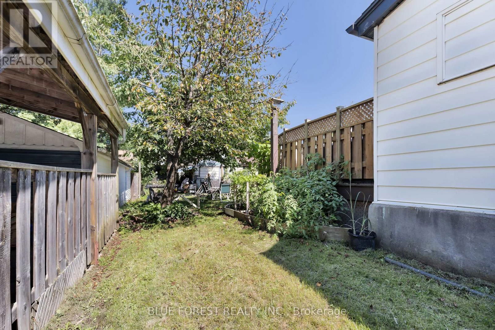 48 JOSEPHINE STREET Image 32