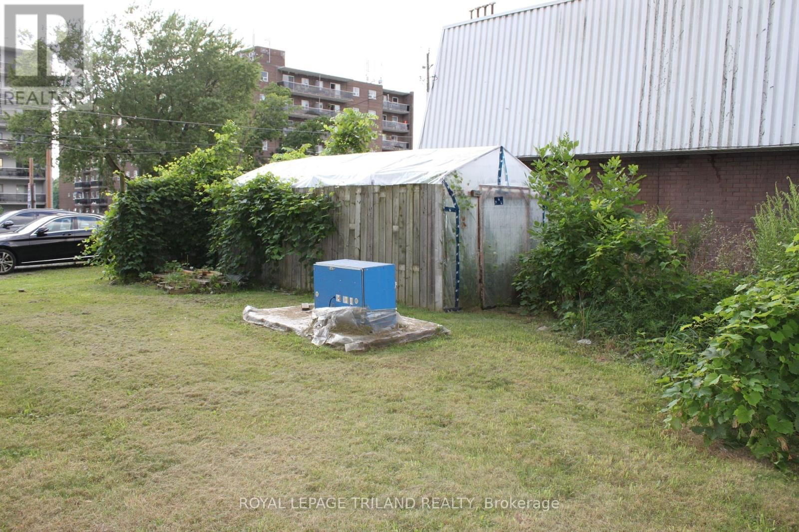 6566 DRUMMOND ROAD Image 10