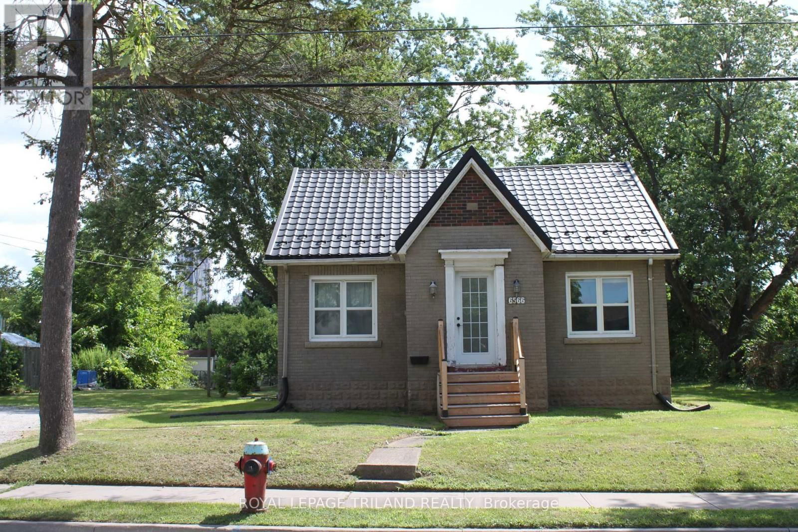 6566 DRUMMOND ROAD Image 14