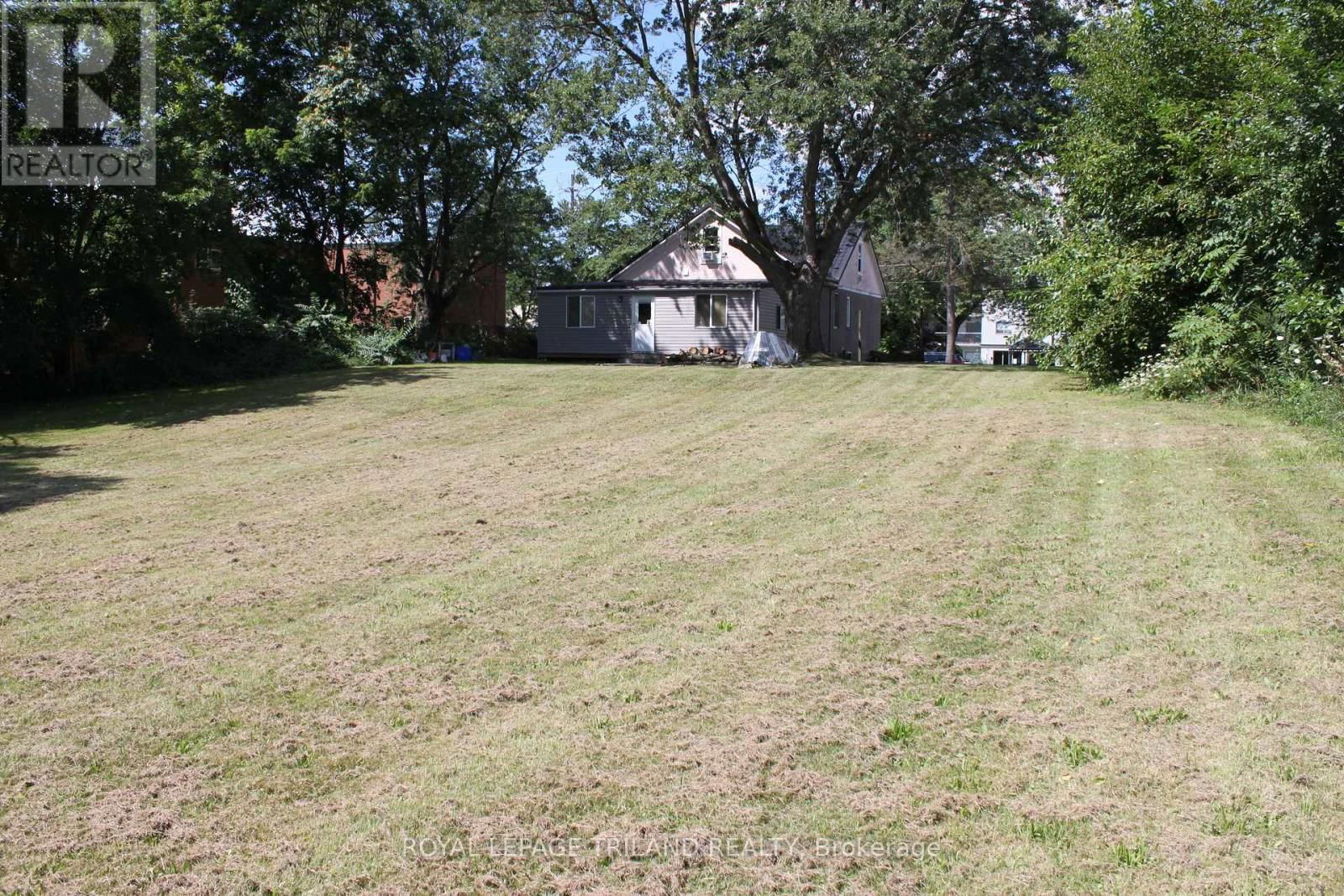 6566 DRUMMOND ROAD Image 17