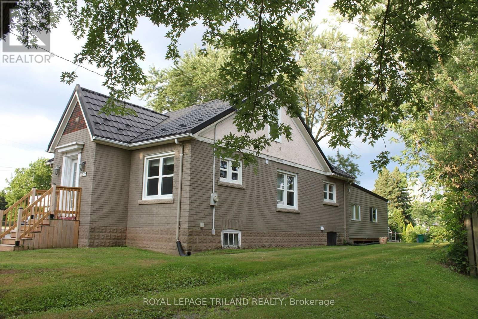 6566 DRUMMOND ROAD Image 2