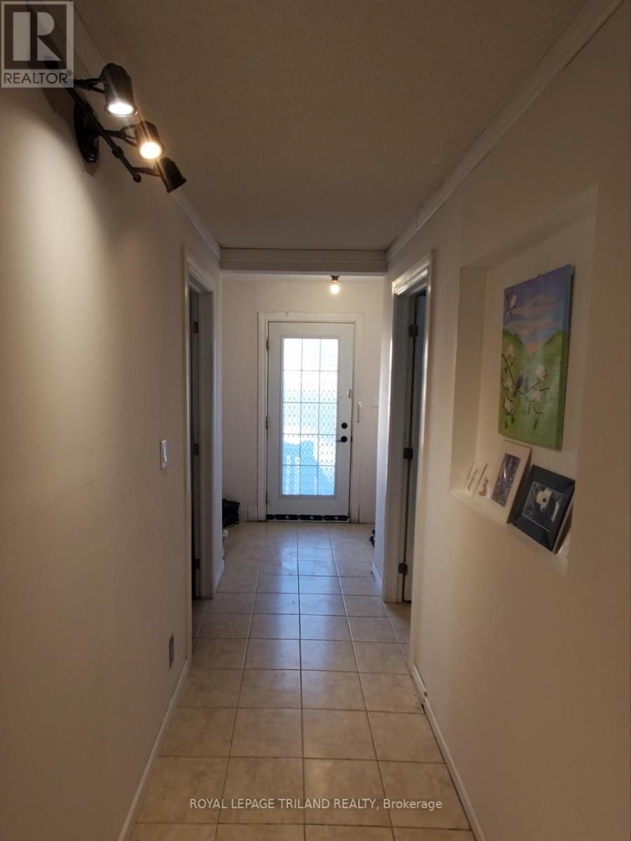 6566 DRUMMOND ROAD Image 26