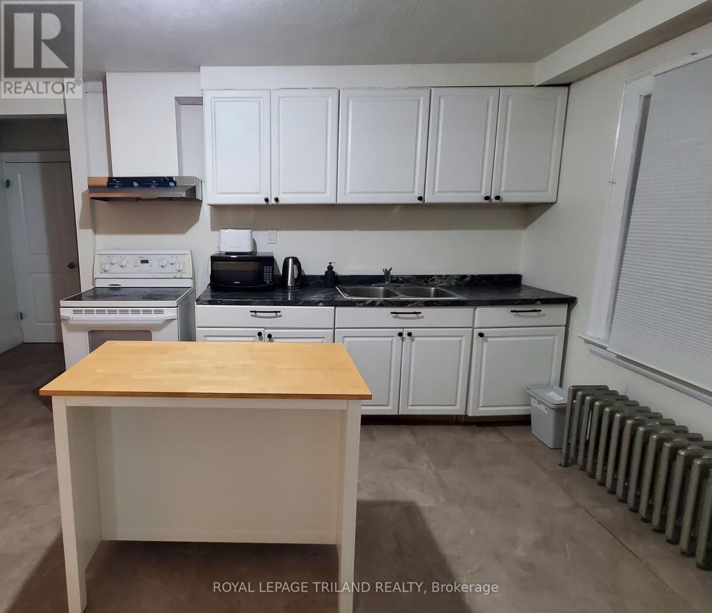 6566 DRUMMOND ROAD Image 28