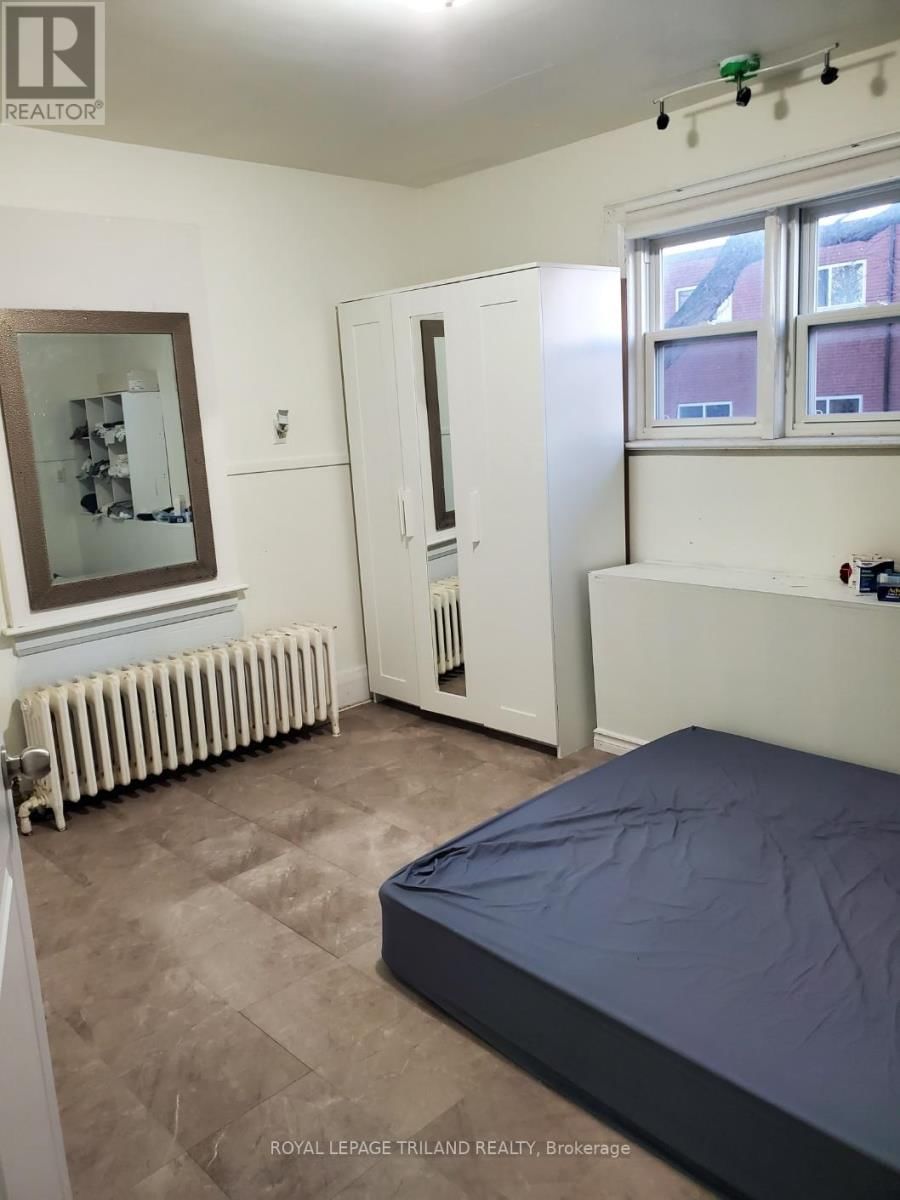 6566 DRUMMOND ROAD Image 30