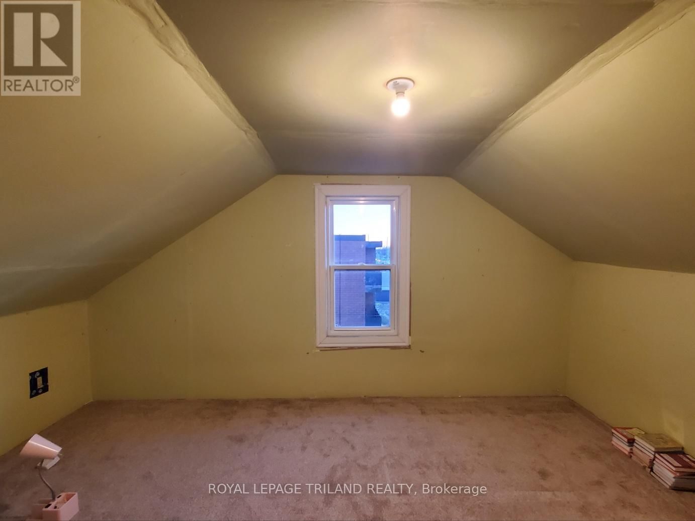 6566 DRUMMOND ROAD Image 32