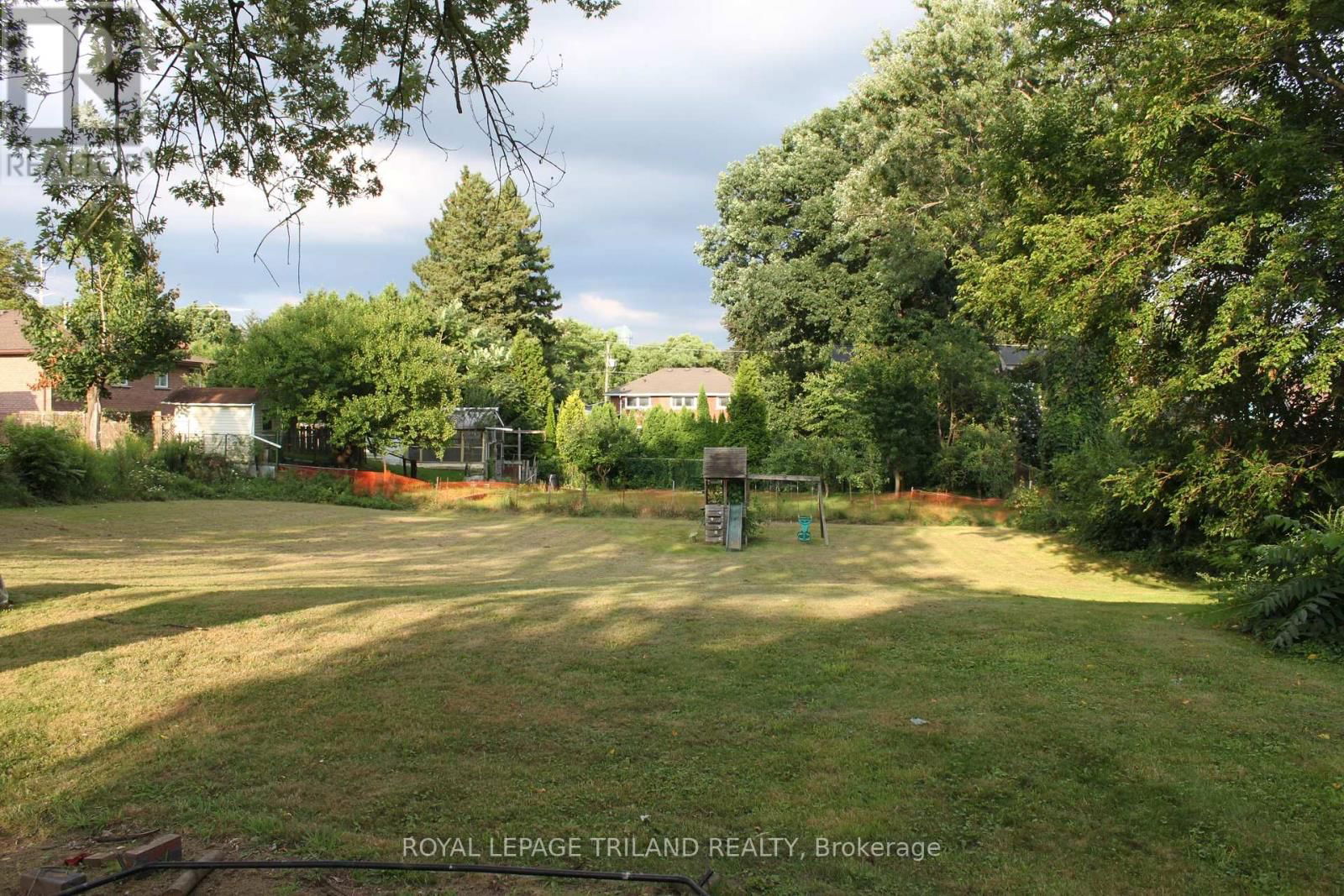 6566 DRUMMOND ROAD Image 4