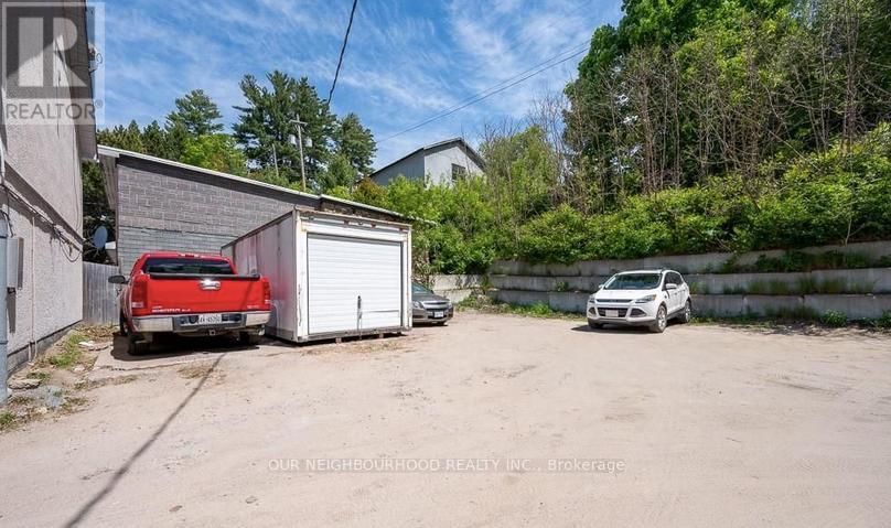 93 HASTINGS STREET N Image 5