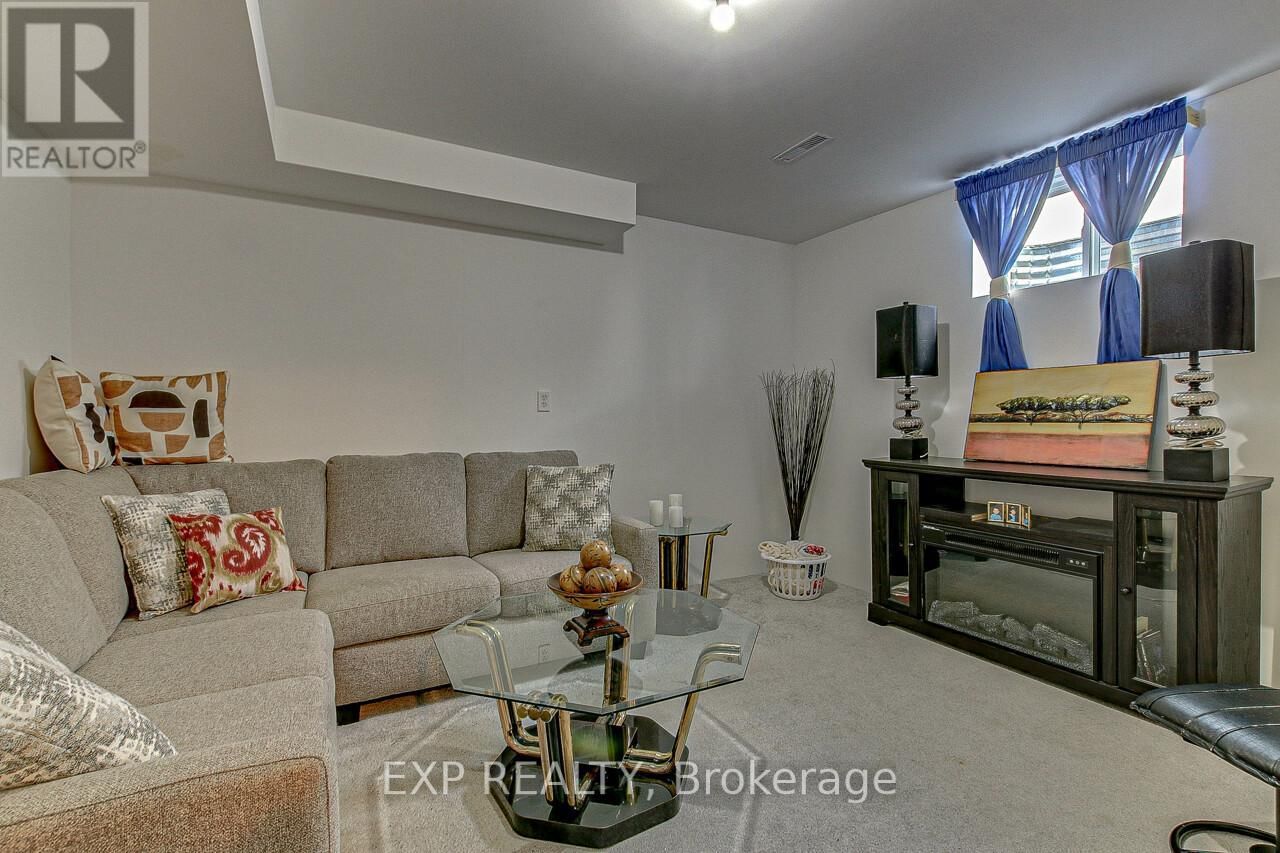 37 PEACH STREET E Image 22