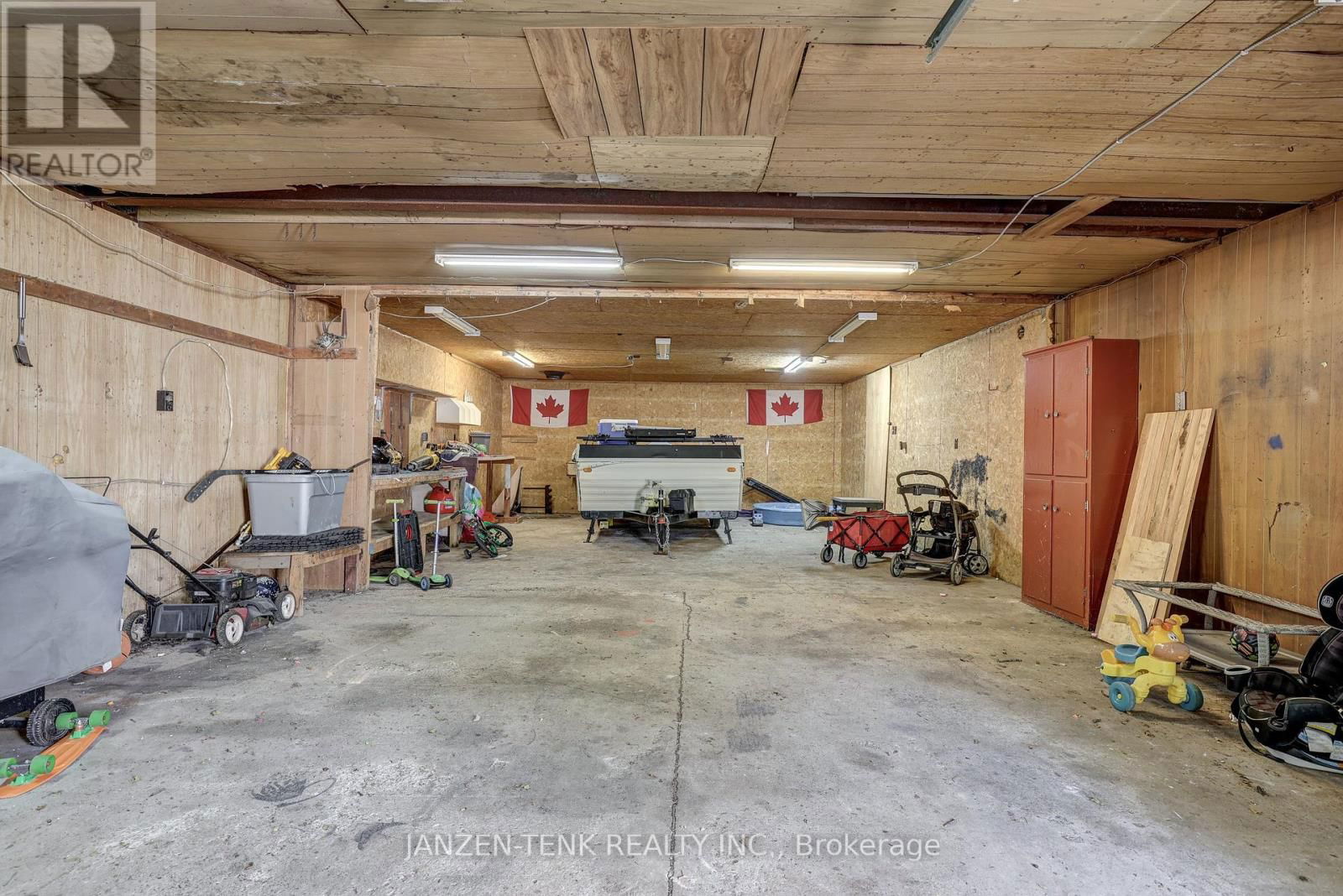 278 SYDENHAM STREET E Image 32