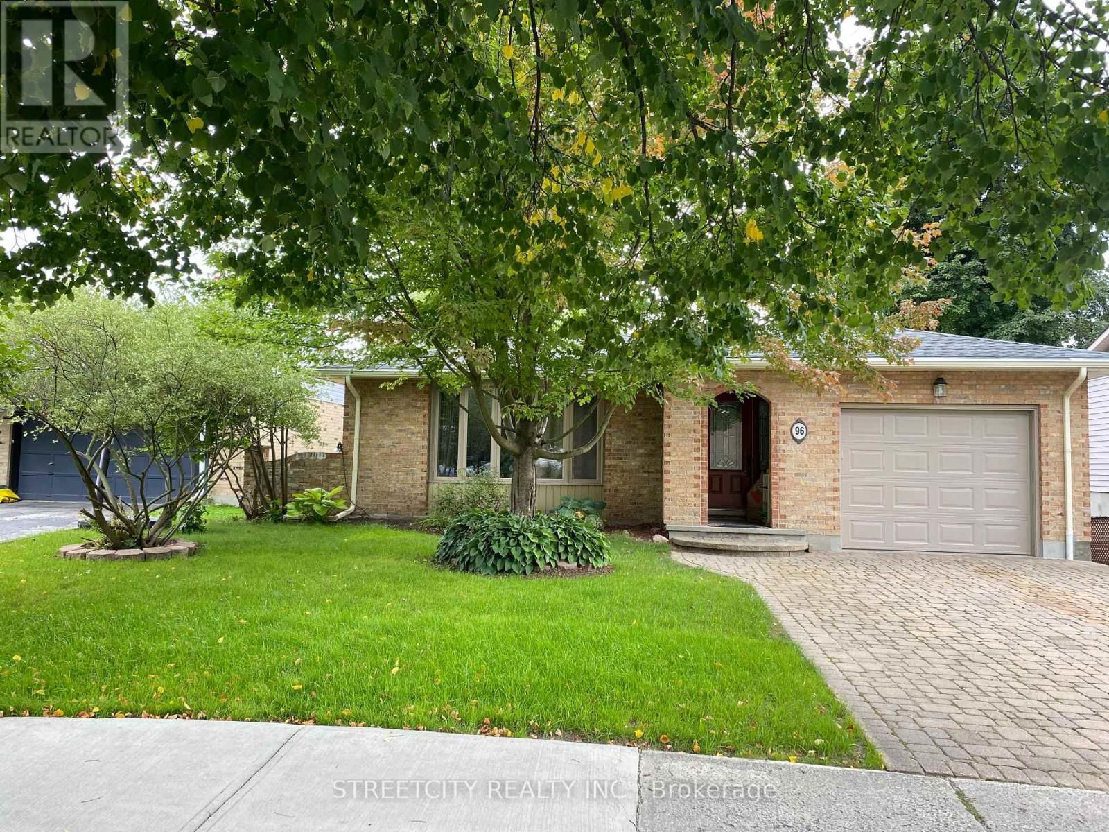 96 GABLEWOOD CRESCENT Image 1