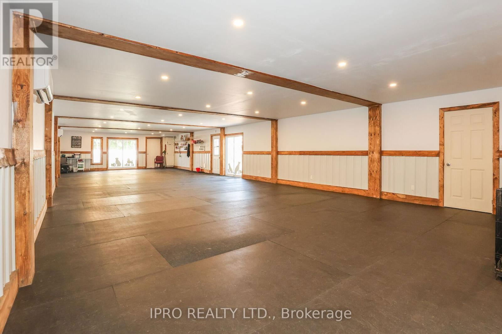 1027 NIAGARA STONE ROAD Image 11