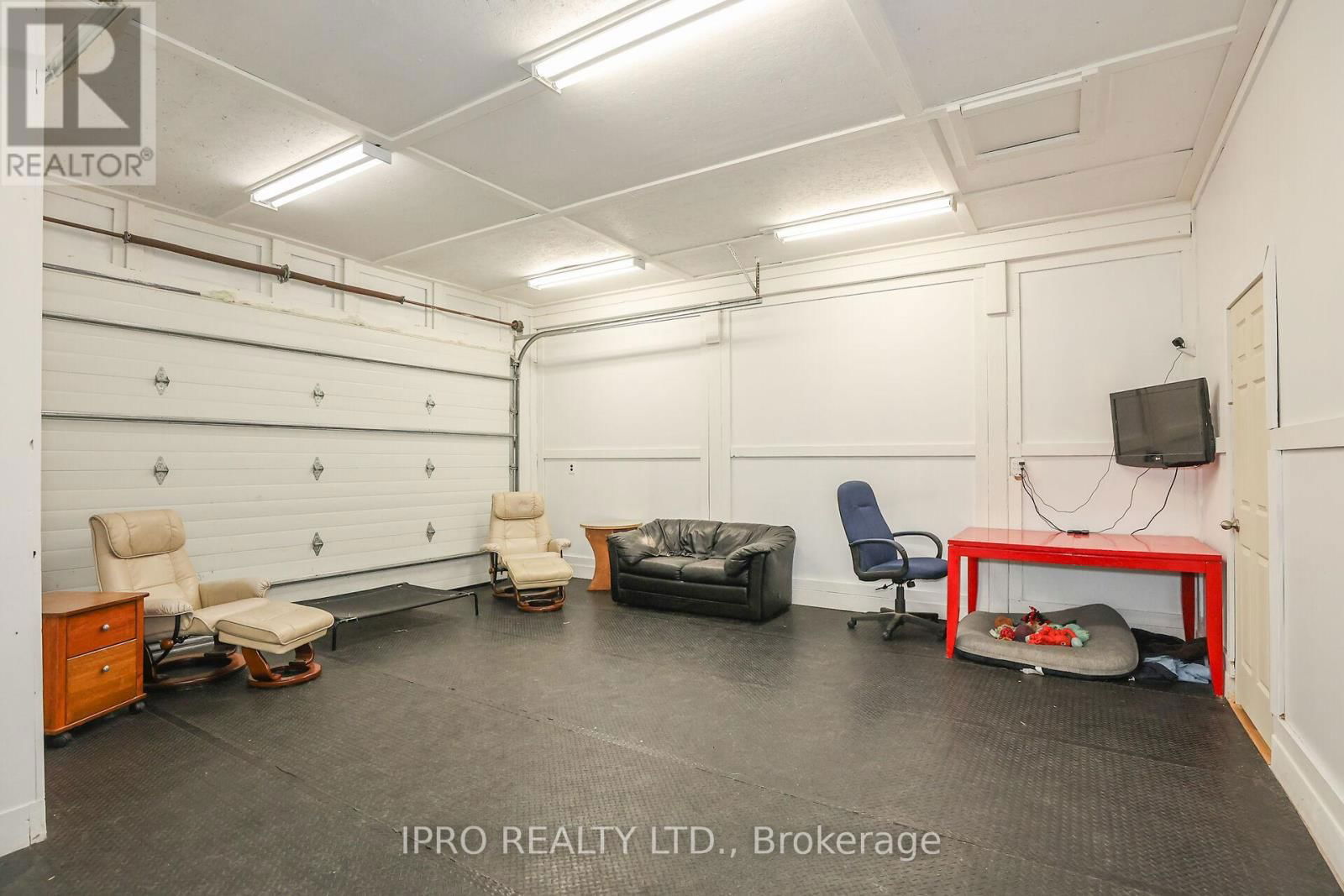 1027 NIAGARA STONE ROAD Image 7
