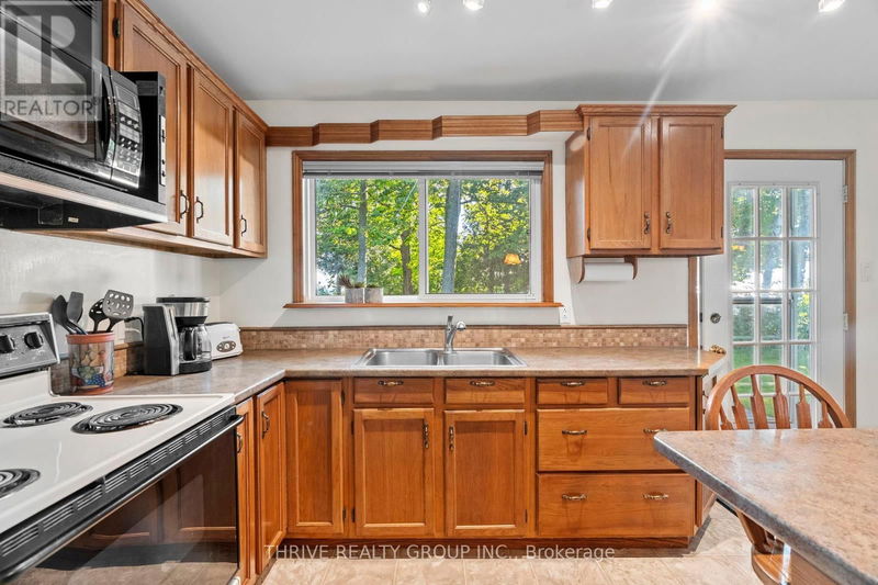 1 Bluewater Drive  Central Huron (Goderich Twp), N7A3X8 | Image 20