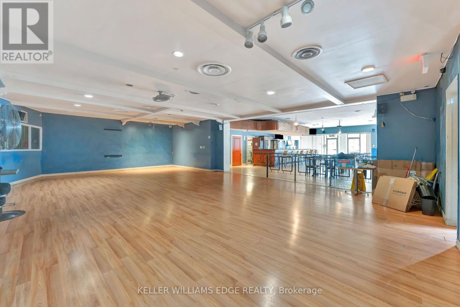 225 PARKDALE AVENUE NORTH Image 15