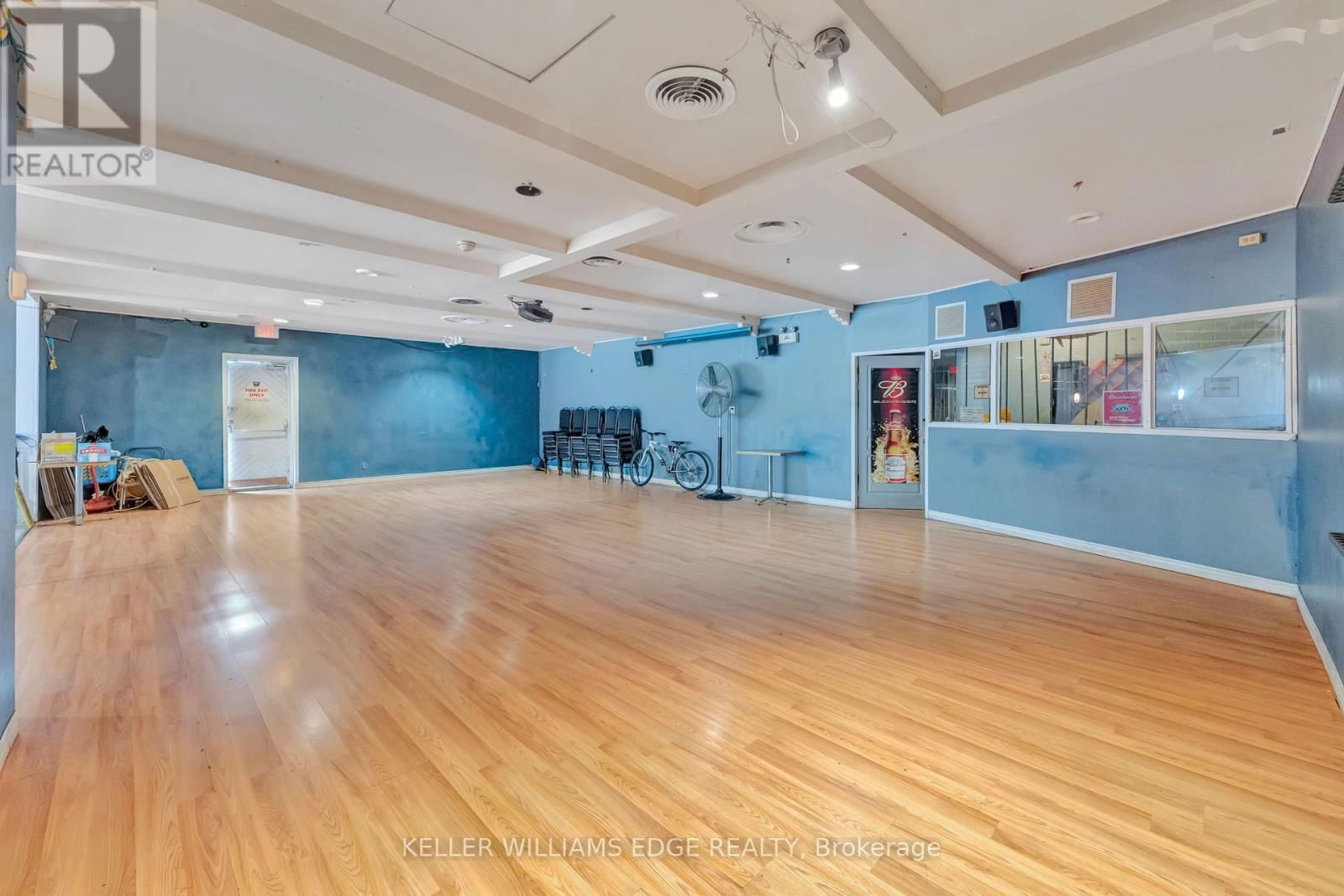 225 PARKDALE AVENUE NORTH Image 16