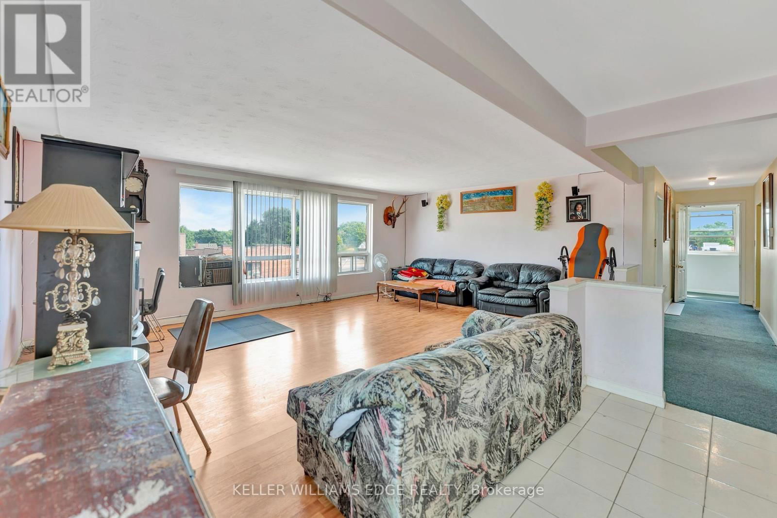 225 PARKDALE AVENUE NORTH Image 22