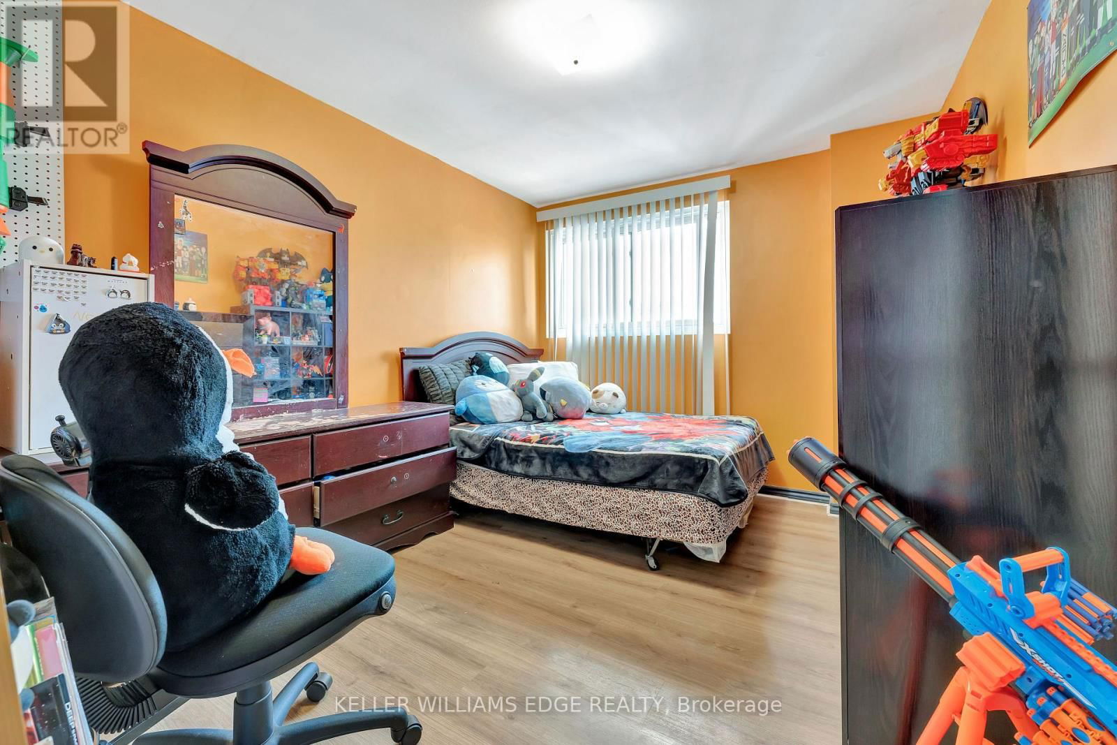 225 PARKDALE AVENUE NORTH Image 28