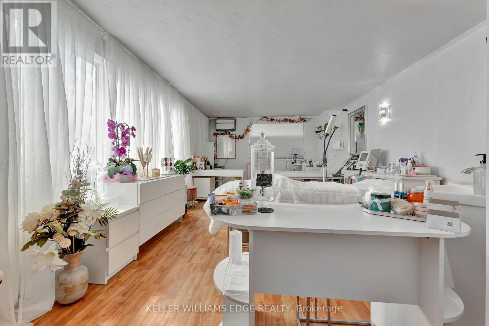 225 PARKDALE AVENUE NORTH Image 30