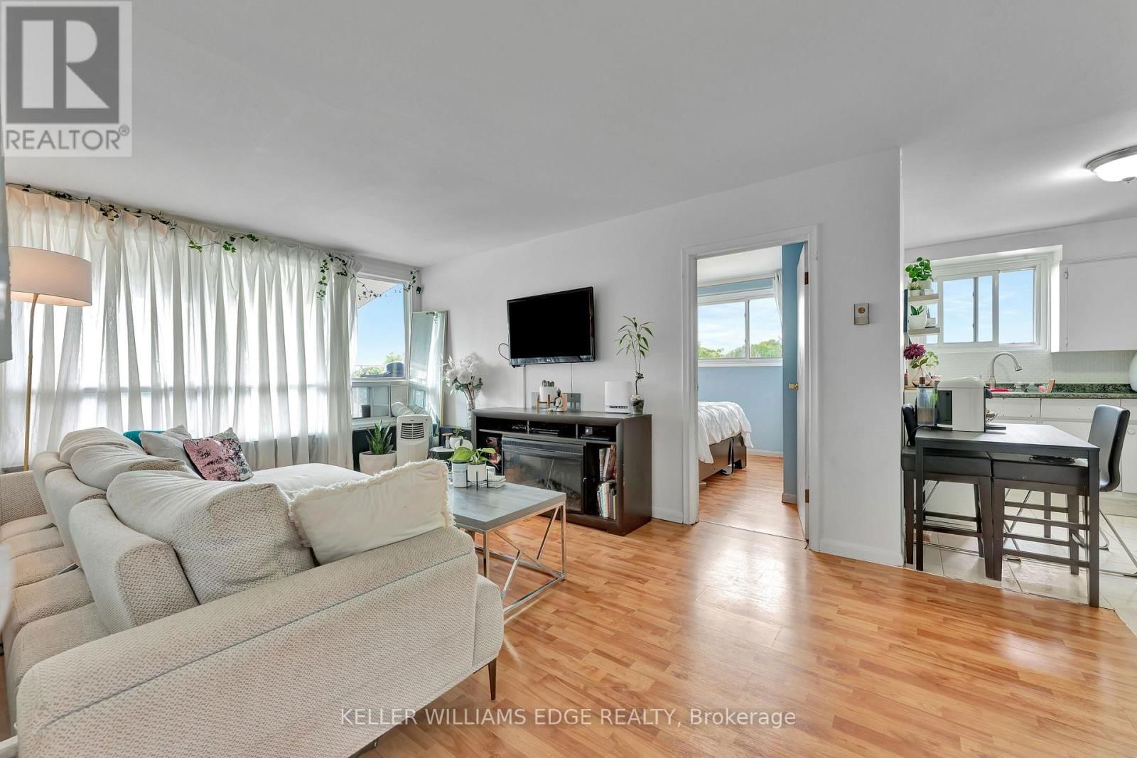 225 PARKDALE AVENUE NORTH Image 33