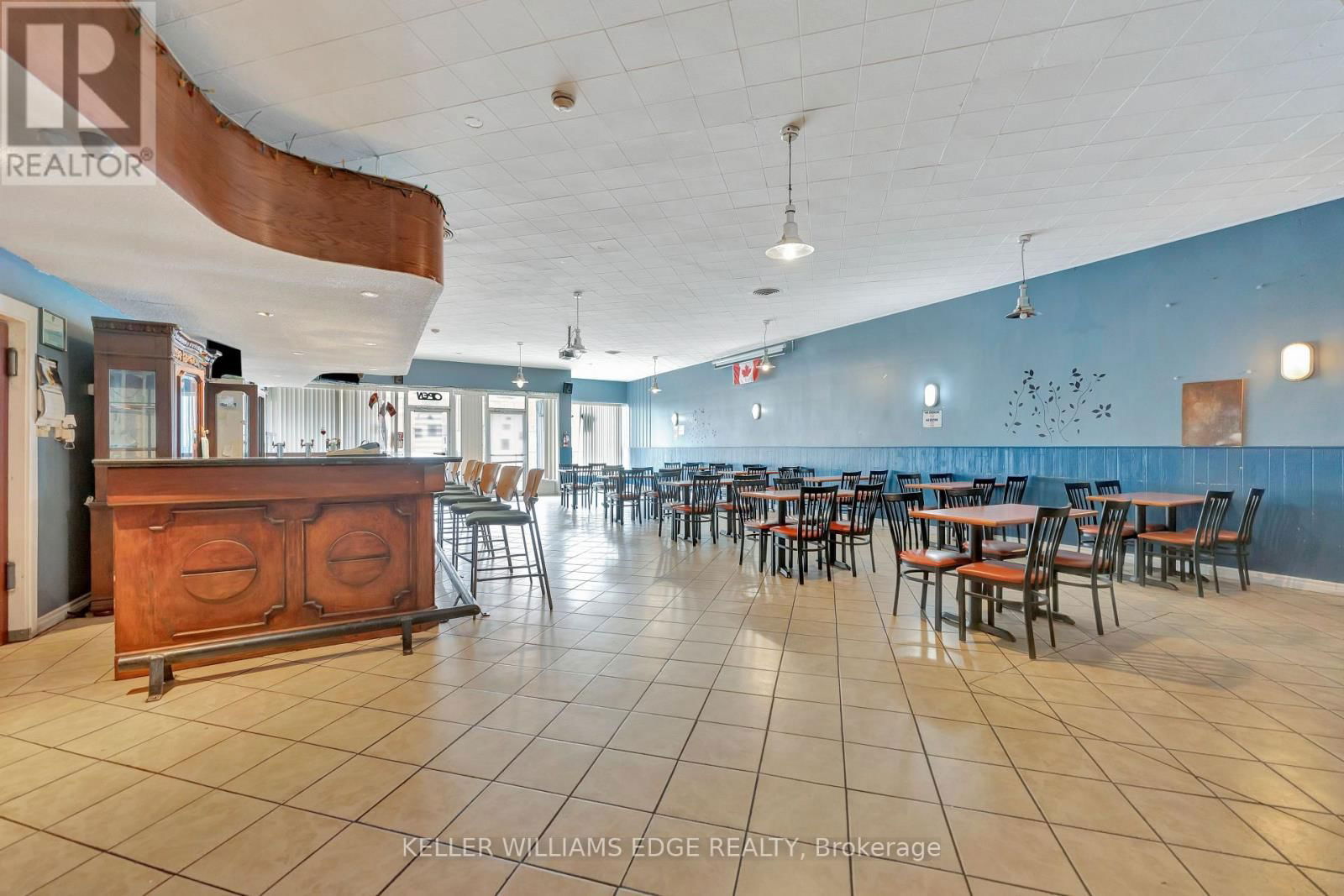 225 PARKDALE AVENUE NORTH Image 6