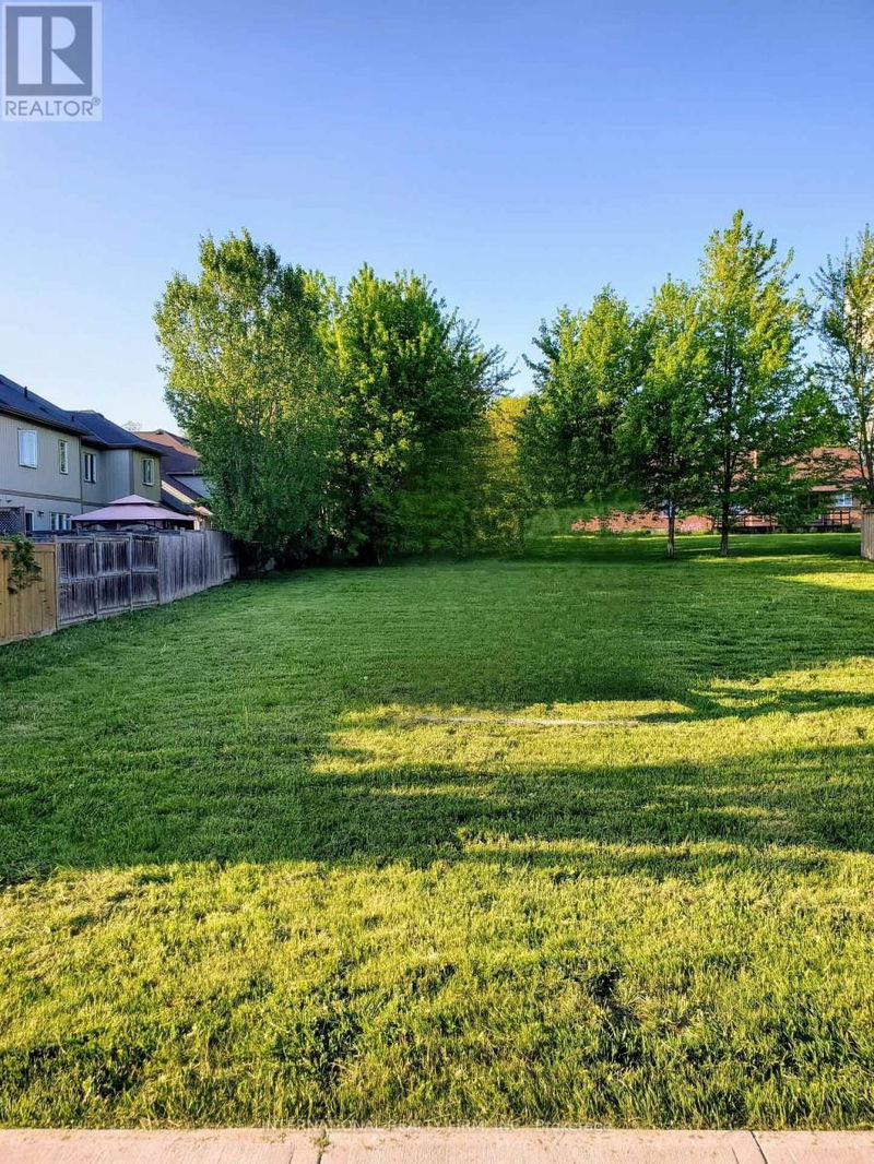 96 gowland Drive  Hamilton (Binbrook), L0R1C0 | Image 2