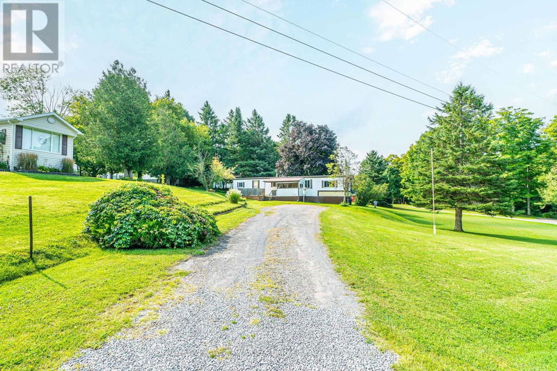 9 Marlene Drive  Kawartha Lakes (Janetville), L0B1K0 | Image 2