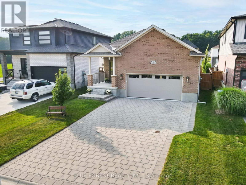 3 McNeil Street  Strathroy-Caradoc (Mount Brydges), N0L1W0 | Image 2