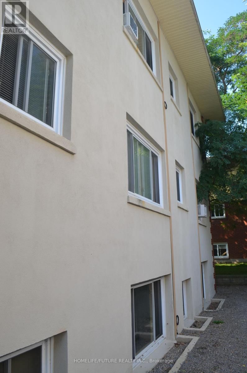 234 DUNDAS STREET WEST Image 6