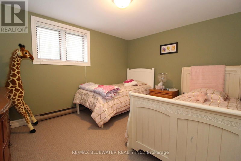 10322 GRAND OAKS Drive  Lambton Shores (Grand Bend), N0M1T0 | Image 30