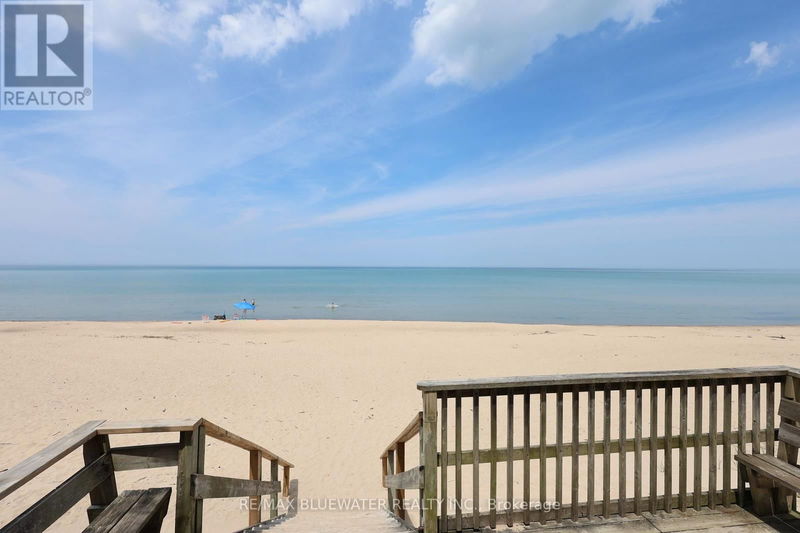 10322 GRAND OAKS Drive  Lambton Shores (Grand Bend), N0M1T0 | Image 39