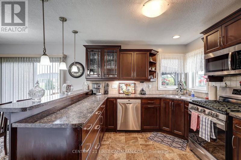 5160 Wales Crescent  Aylmer (AY), N5H2R2 | Image 11