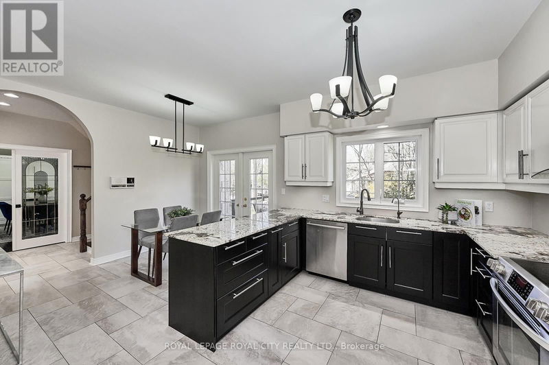  #7 - 25 Manor Park Crescent  Guelph (Old University), N1G1A2 | Image 11