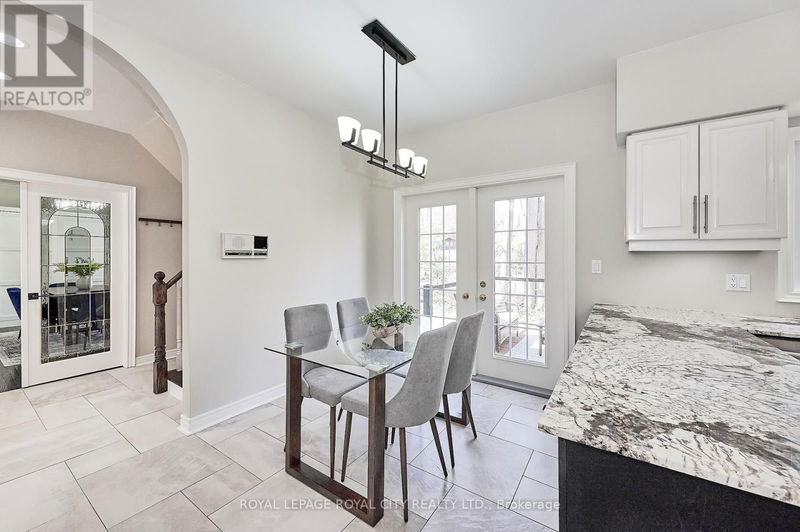  #7 - 25 Manor Park Crescent  Guelph (Old University), N1G1A2 | Image 13