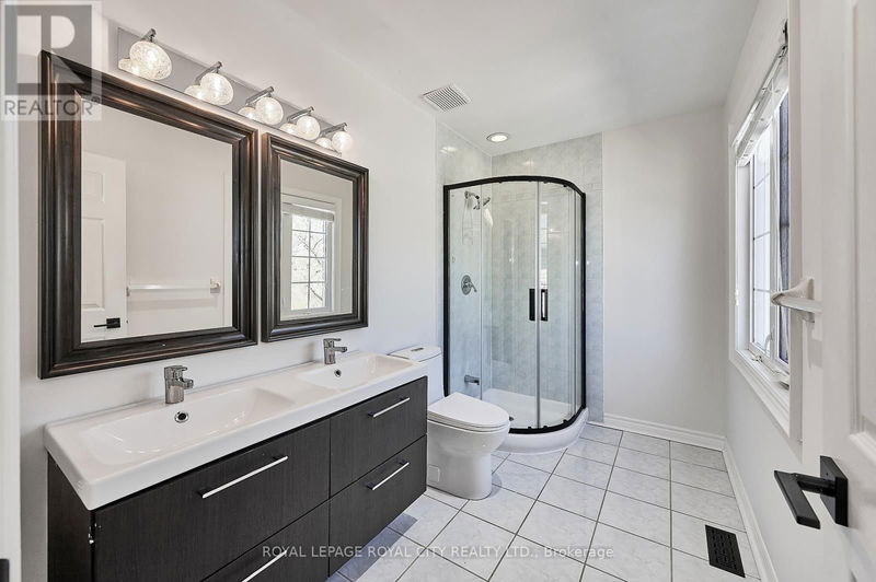  #7 - 25 Manor Park Crescent  Guelph (Old University), N1G1A2 | Image 30