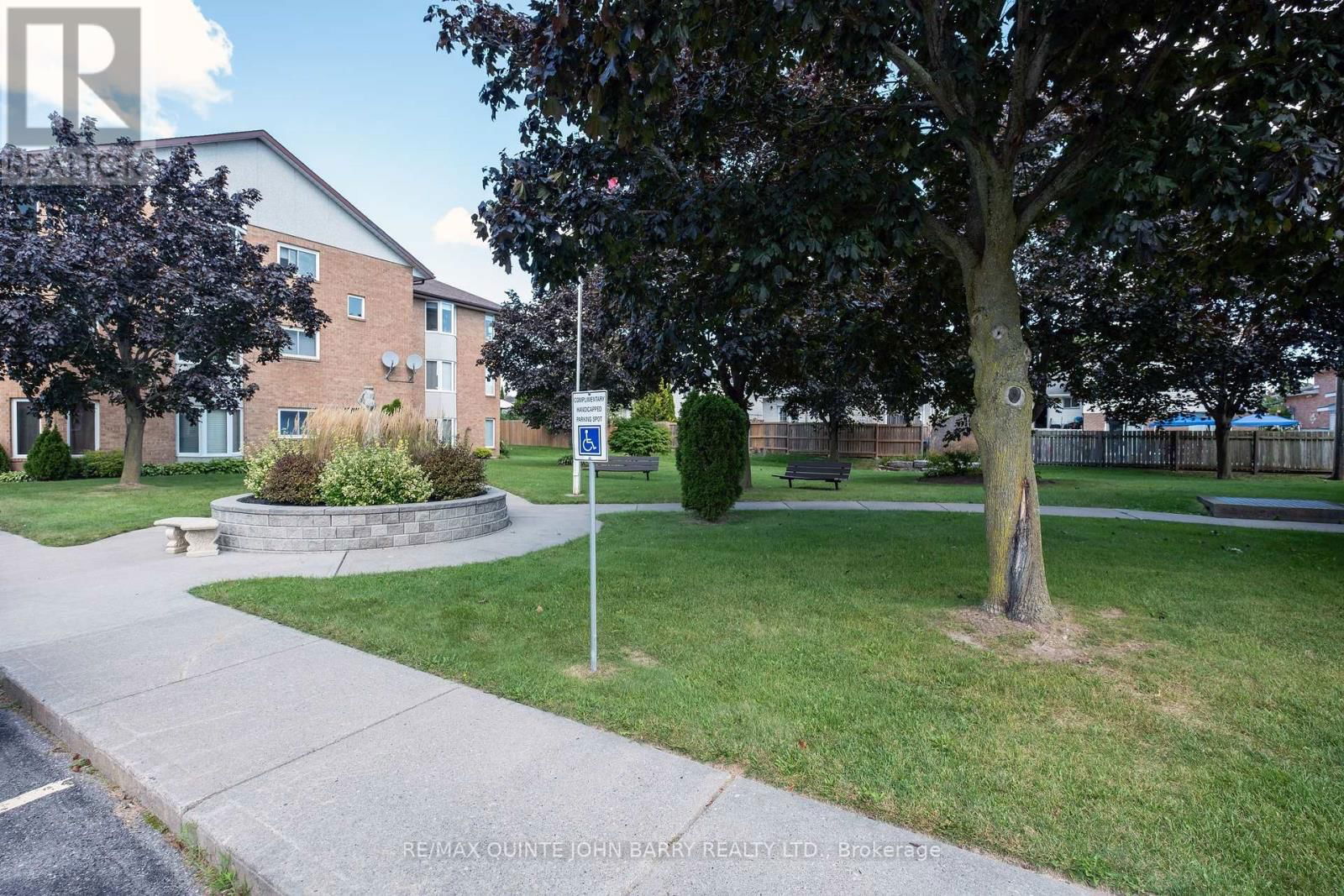 116 - 54 TRIPP BOULEVARD Image 30