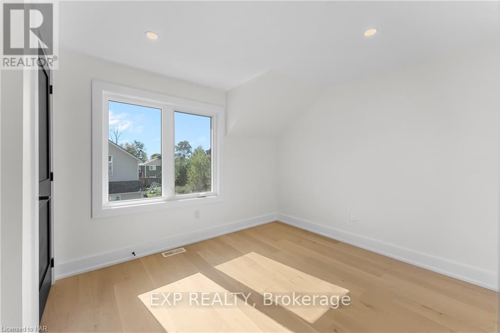 40 PARKVIEW AVENUE Image 32