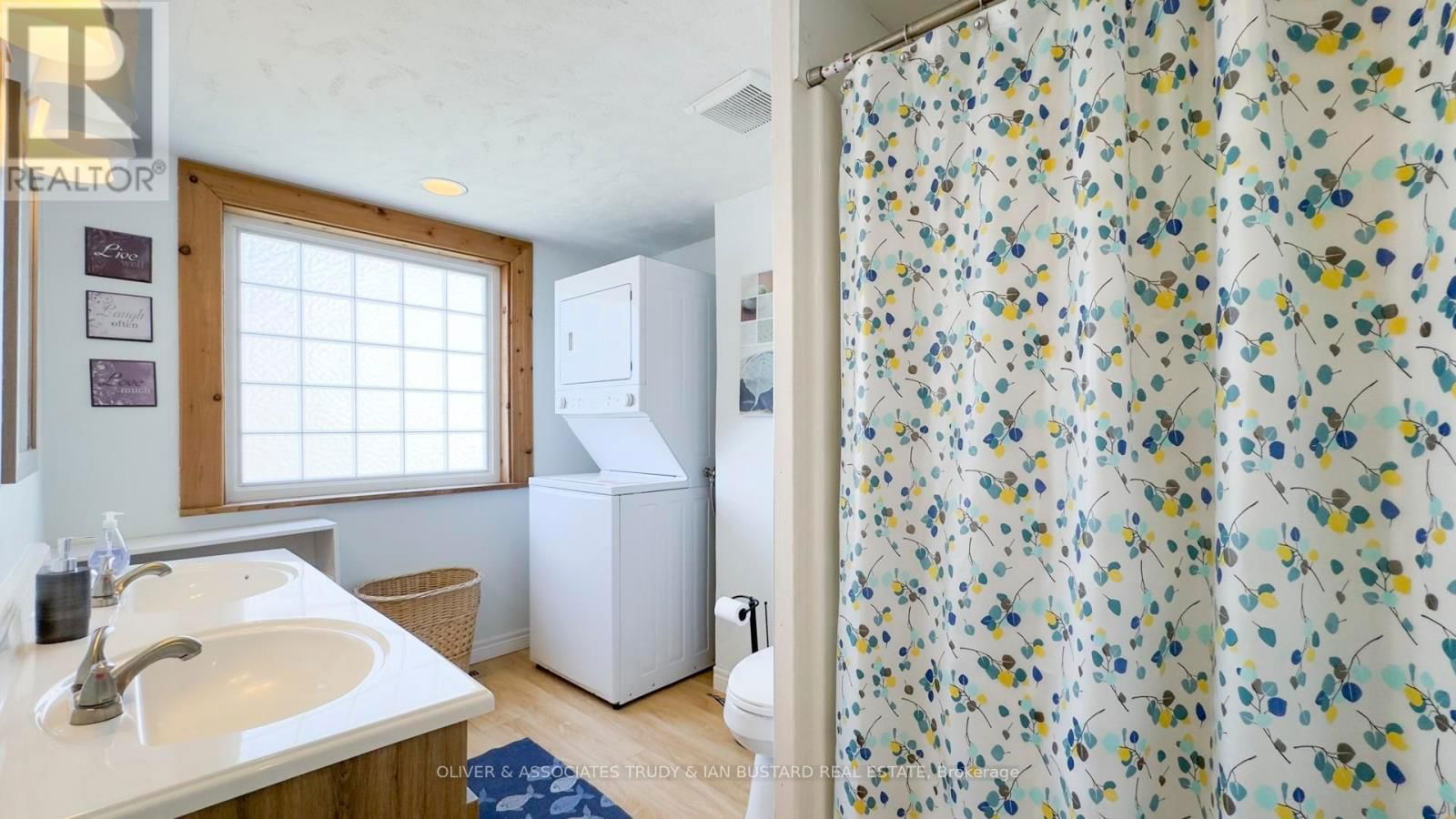 21 HURON STREET Image 14