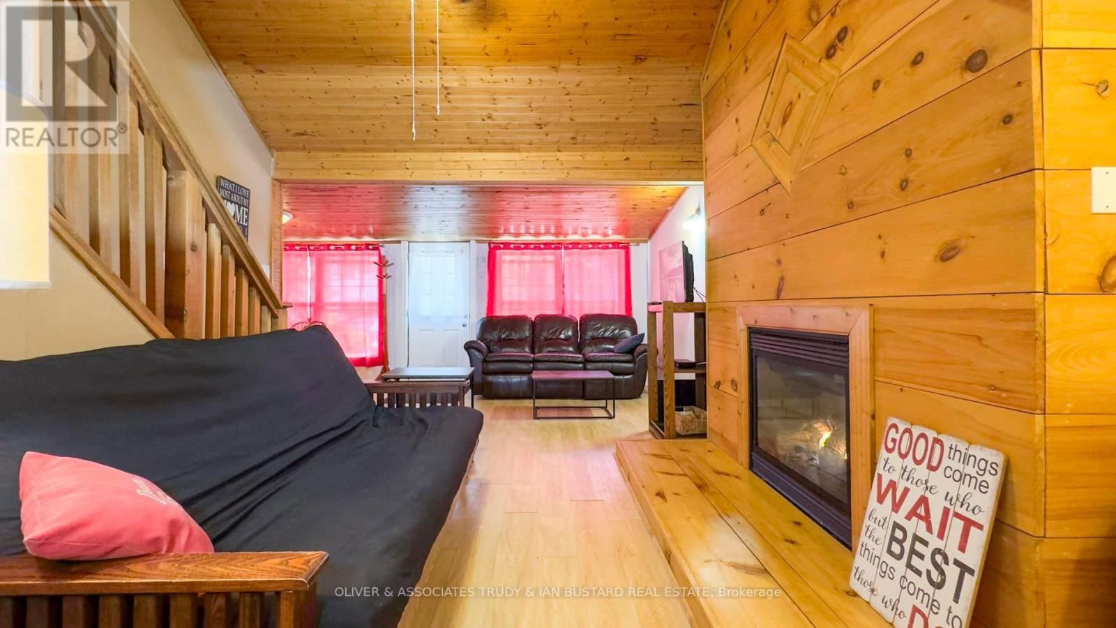 21 HURON STREET Image 28
